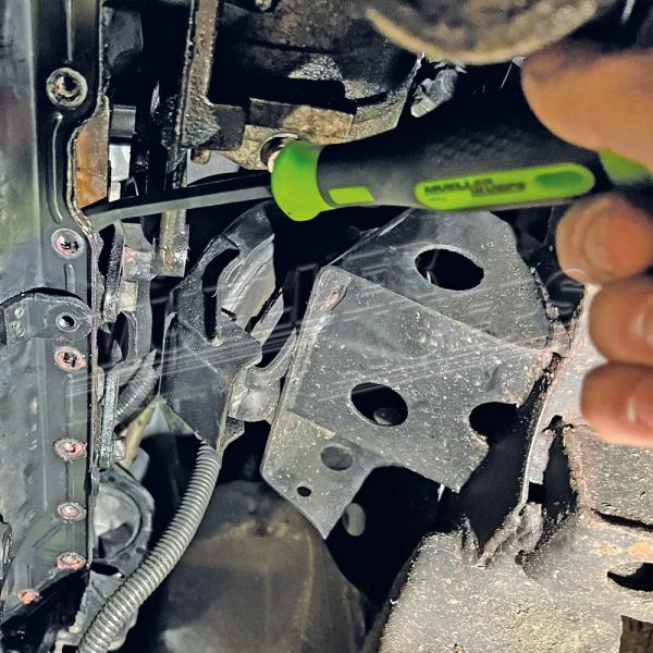 Mueller 276100 Mini Pry Bar Kit